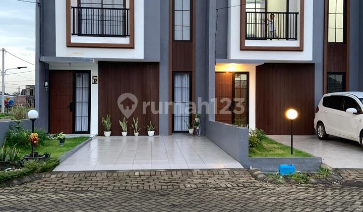 Rumah 2 Lantai Tengah Kota Sidoarjo  1