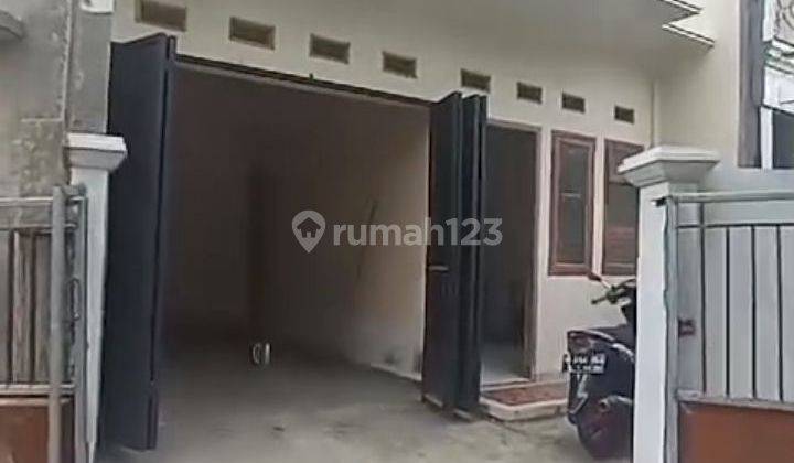 Siap Huni Rumah Baru 2 Lantai , Dibawah 1 M , Bisa Kpr, Depan  Lewat Mobil , Di Perkotaan Jakarta Timur ! 2