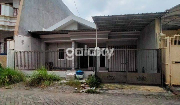 Rumah 1,5 lantai dikawasan Darmo Harapan 2