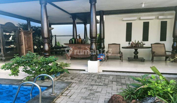 Rumah 2 Lantai Dilengkapi Pool Dan Sangat Terawat 2