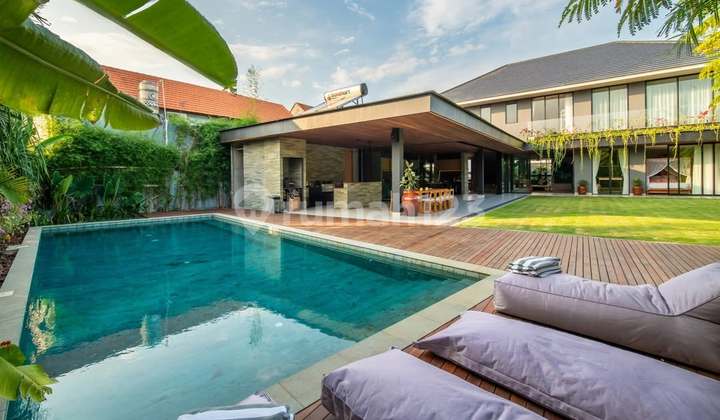 Villa Keluarga Mewah Dekat Pantai di Sanur, Bali Villa Keluarga Mewah Dekat Pantai di Sanur, Bali