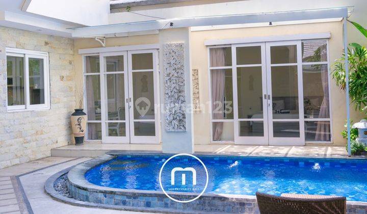 Complex Of 6 Units Villa Located In The Center Of Kuta, Bali 1