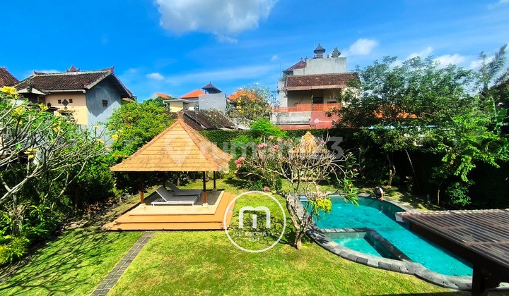 Villa Bergaya Bali Lokasi Tenang dan Strategis di Kerobokan, Bali