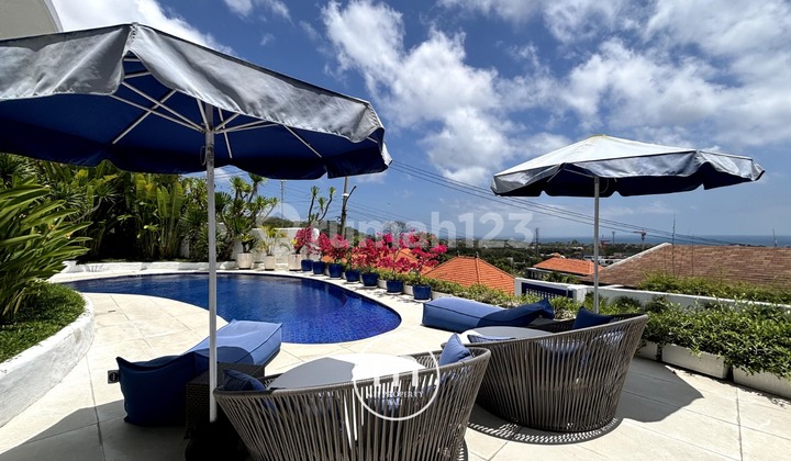 Villa Mewah Desain Mediterania Pemandangan Laut di Uluwatu, Bali