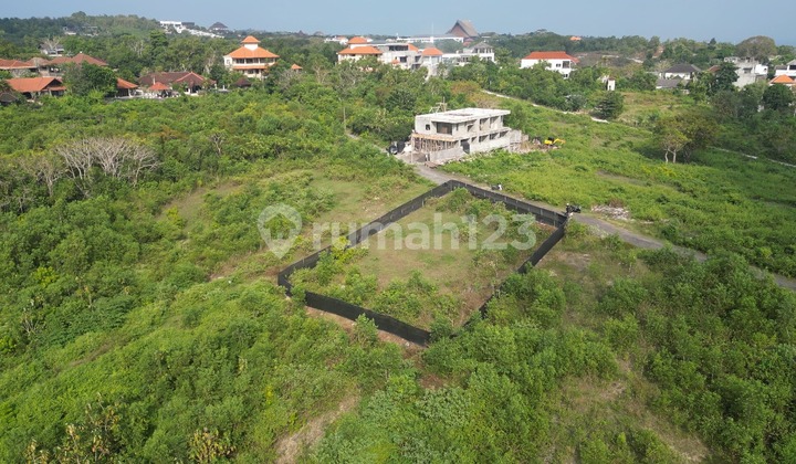 Strategic Land with Views of the Sea, Airport, and GWK in Ungasan, Bali. Strategic Land with Views of the Sea, Airport, and GWK in Ungasan, Bali.