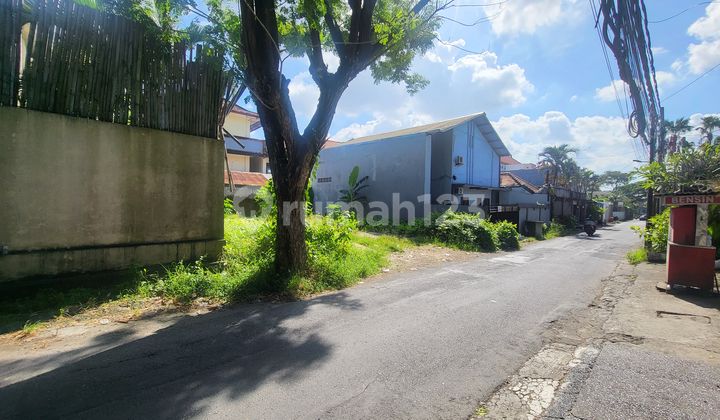 Tanah Dekat Pantai Lingkungan Villa Lokasi Prime Seminyak, Bali