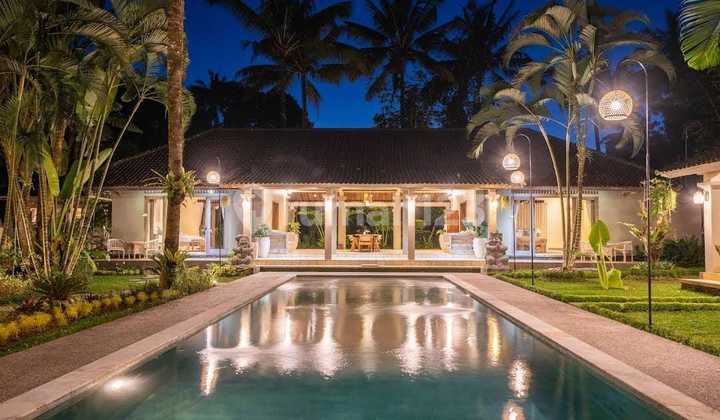 Villa Hak Milik dengan Taman Luas di Ubud, Bali