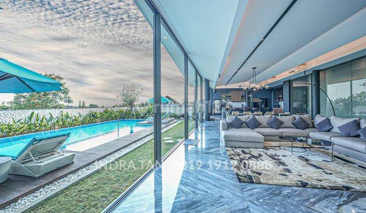 Beautiful Minimalist Modern Mix Industrial Villa At Umalas, Bali 2