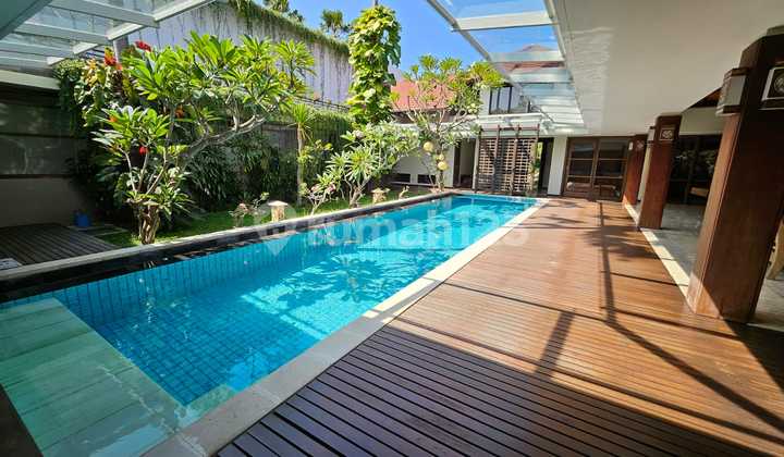 Rumah Mewah Siap Huni di Perumahan Teras Ayung, Denpasar, Bali Rumah Mewah Siap Huni di Perumahan Teras Ayung, Denpasar, Bali