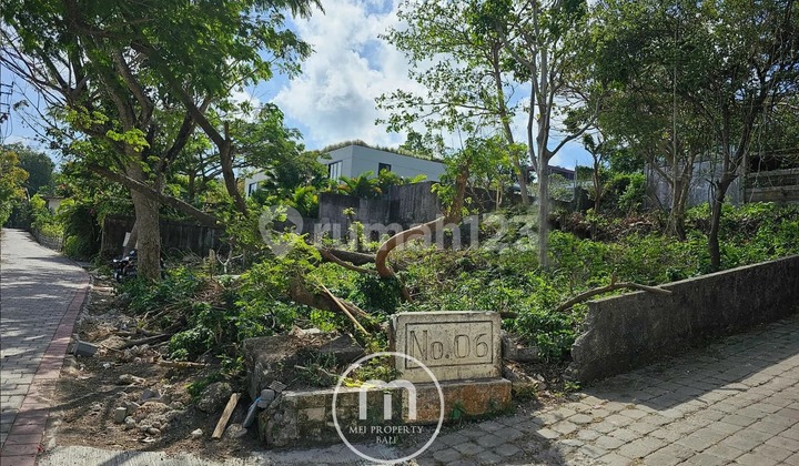 Tanah Berlokasi Hook Pinggir Jalan Pura Masuka - Ungasan, Bali