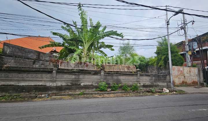 Tanah Lokasi Strategis Lingkungan Villa Dekat Pantai di Kuta Bali