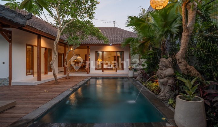 Brand New Modern Balinese Style Villa In Jimbaran, Bali