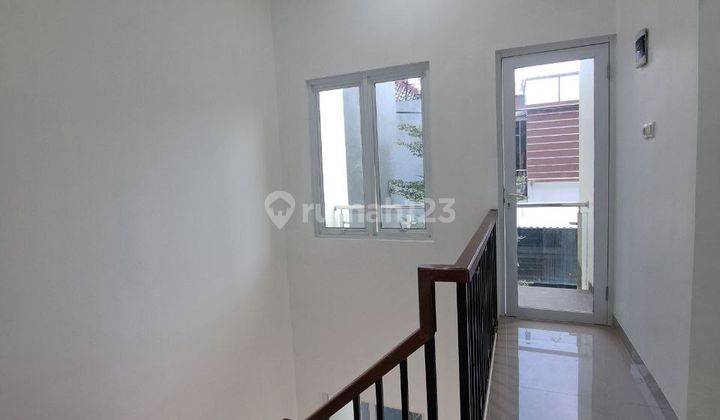 Rumah Dijual Ciracas Jakarta 2 Lantai 3Kt Dekat St. Lrt, Tol 2