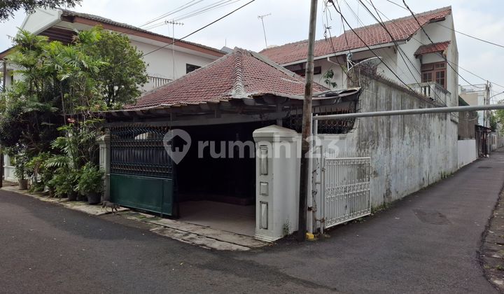 RUMAH TEBET TIMUR LOKASI STRATEGIS DEKAT KEMANA MANA, JANGAN SAMPAI LOLOS
