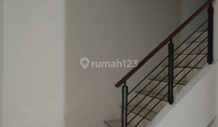 Rumah Cantik Siap Huni Di De Latinos Bsd Shm 2