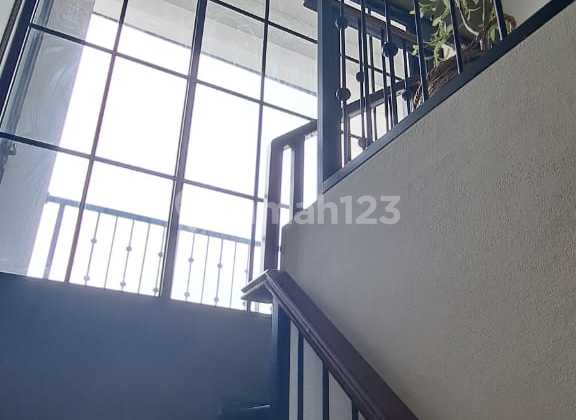 Rumah Cantik Bergaya Modern Klasik di Nusa Loka BSD, SHM 1
