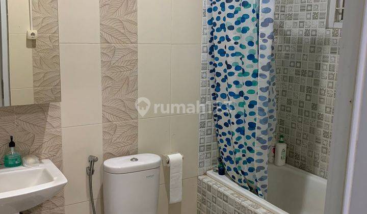 Rumah Cantik Banget 3 Lantai di gading Serpong, Lokasi Strategis, SHM 2