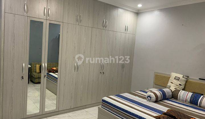 Rumah Cantik Banget 3 Lantai di gading Serpong, Lokasi Strategis, SHM 1