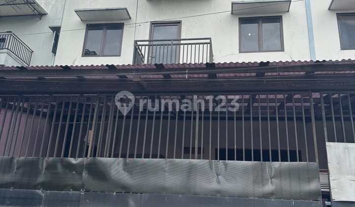 For Sale 4-Story Shop House in Wijaya Kusuma, Jelambar 1