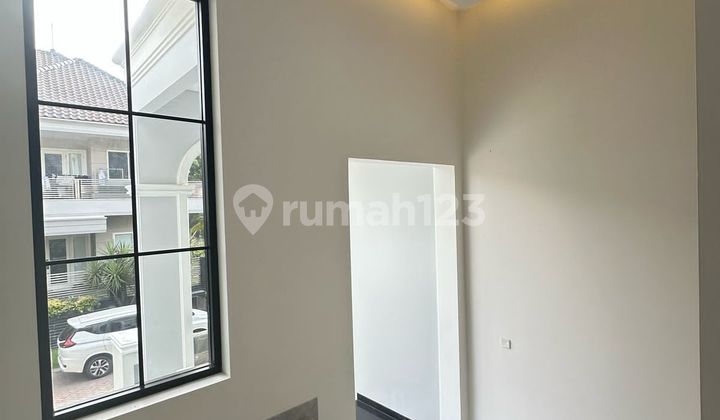 Rumah Elit Baru Gress Di Graha Family Surabaya Barat