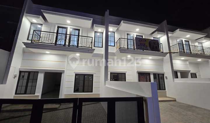 Rumah American Classic Di Jatimekar Hanya 7 Menit Dari Lrt 2