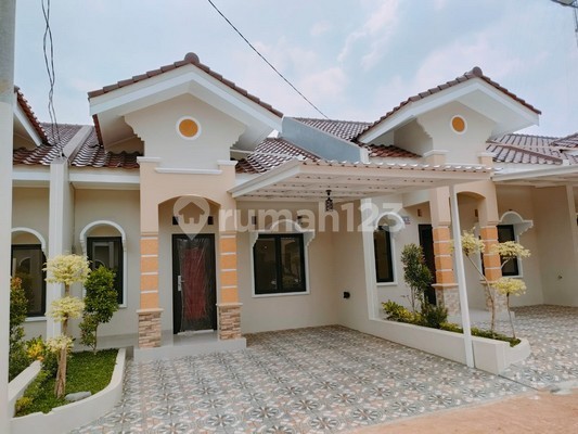 Rumah Rasa Villa, Siap Huni dalam Cluster, Bebas Banjir dekat Tol Jatiasih
