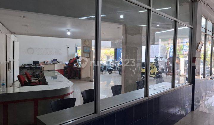 Showroom Motor Brand Ternama di Kembangan Jakbar 1