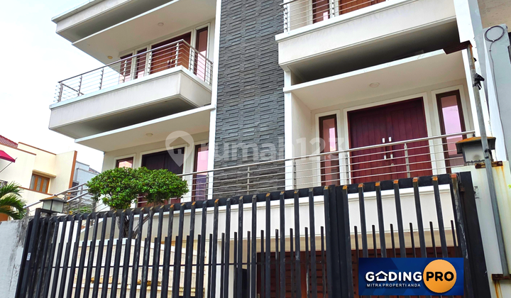 Luxury House Permata Buana 3 Floors 4+1 Bedrooms Flood-Free with Pool 2