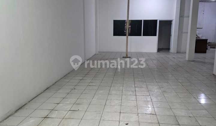 For Rent, 10M Wide Shop House on Main Road, Container Accessible 2