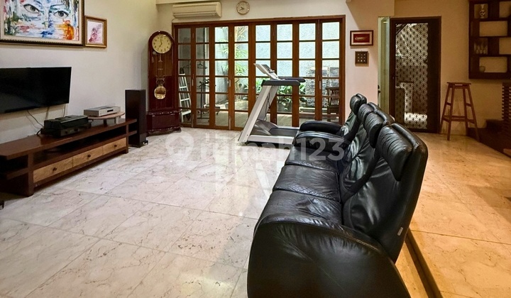 Disewakan Rumah Permata Buana 2Lt Furnished 3+1Kt Sudah Renov 2