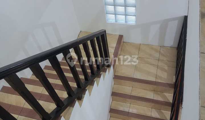 For Sale 2-Storey House 6 Bedrooms Bsd Griya Loka Well-Maintained 2