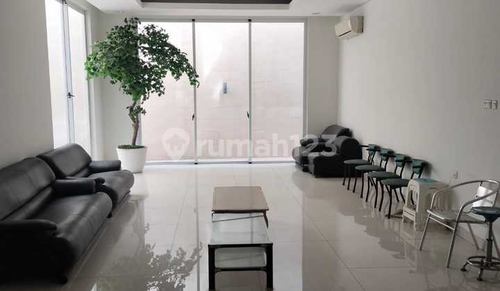 For Rent Luxury House Meruya Kembangan West Jakarta 4+1 Bedrooms