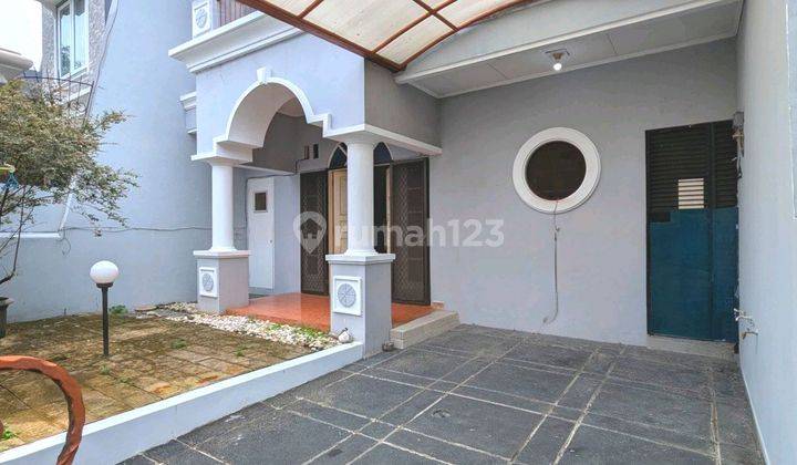 Disewakan Rumah Istimewa Permata Buana Jakbar 2lt 4kamar Tidur 1
