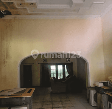 Rumah Disewakan di Jl. Untung Suropati, Surabaya 2