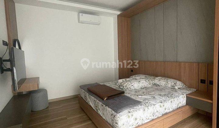 Brandnew Exclusive Townhouse Furnished, Kemang, Jakarta Selatan 2