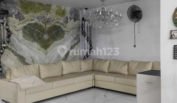 Beautiful Comfortable Flood-Free House for Sale in Menteng Area, Central Jakarta 2