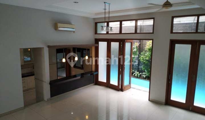 Disewakan Murah Rumah Asri Nyaman Strategis Bebas Banjir di Kebayoran Baru Jakarta Selatan