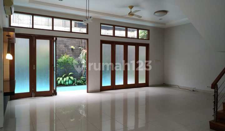 Comfortable Asri House with Swimming Pool in Kebayoran Baru, South Jakarta