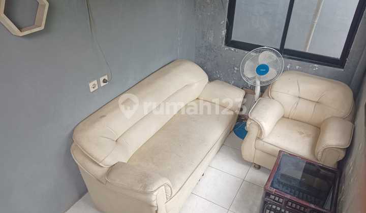 Dijual rumah kontrakan dan kos2an, sangat strategis di Jakarta Selatan, dekat Perkantoran dan Universitas 2