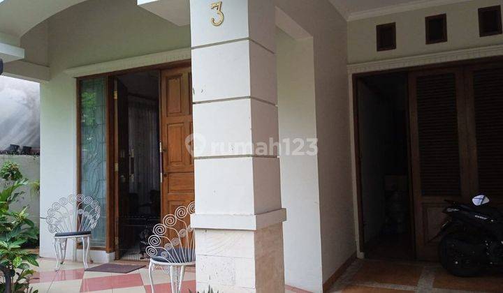 Rumah Bagus Terawat Bebas Banjir Semi Furnished SHM di Benhil Tanah Abang, Jakarta Pusat 1