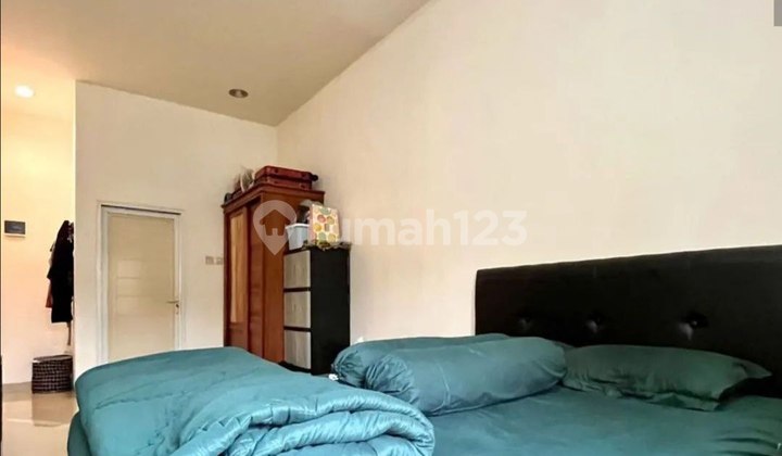 Dijual Rumah Terawat Hook 2 Lt Area Tebet Jakarta Selatan 2