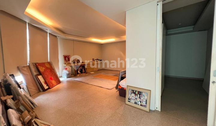 Well Maintained Nice House Semi Furnished For Sale in Menteng Area, Central Jakarta 2