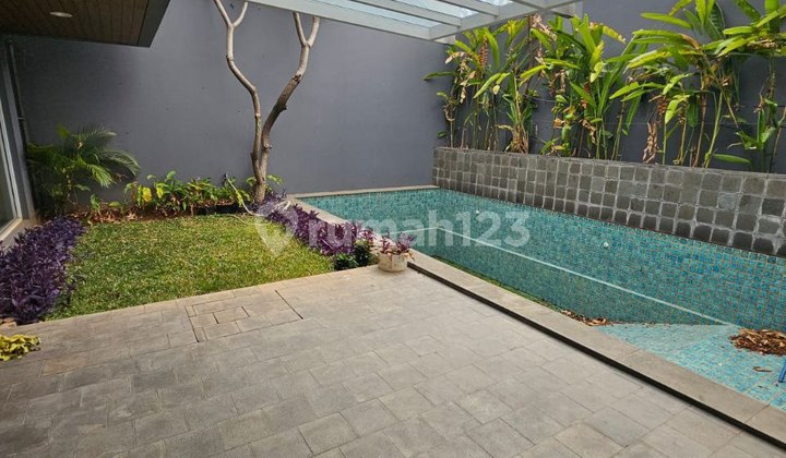 Disewakan Rumah Cantik 2 Lantai Murah Bebas Banjir Area Kebayoran Baru Jakarta Selatan