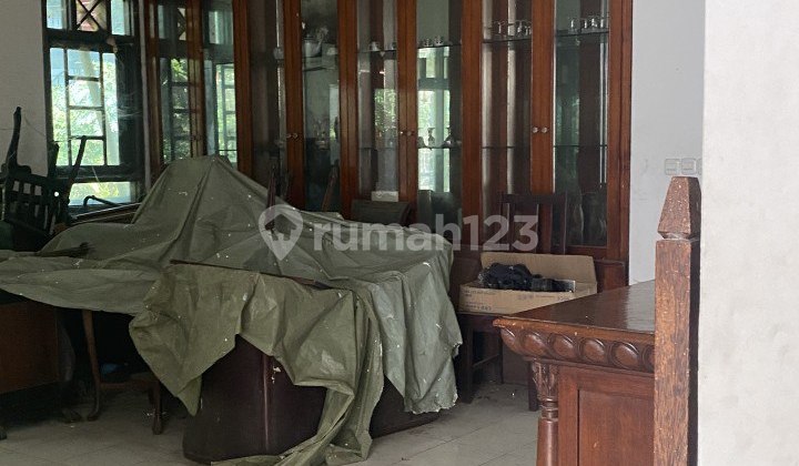 Rumah Hook Tanah Luas Dijual Cepat Murah Tidak Banjir di Menteng Jakarta Pusat 2