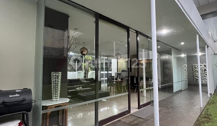 Dijual Rumah dengan Design Unik Modern bisa untuk Tinggal dan Usaha di Wijaya Jakarta Selatan 2