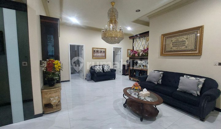 For Sale Cheap Flood-Free Building Suitable for Office or Residence in Kebayoran Baru, South Jakarta