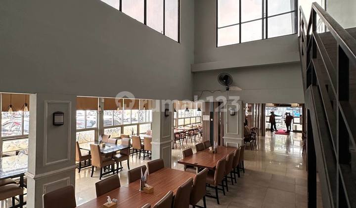 Dijual Lahan dan Bangunan Usaha Strategis Pinggir Jalan Utama di Matraman Jakarta Timur