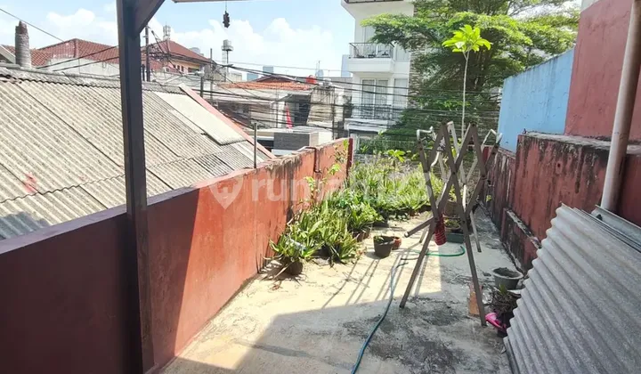 Dijual Rumah 2 Lt di Area Mampang Prapatan Strategis Dibawah Harga Pasar 2