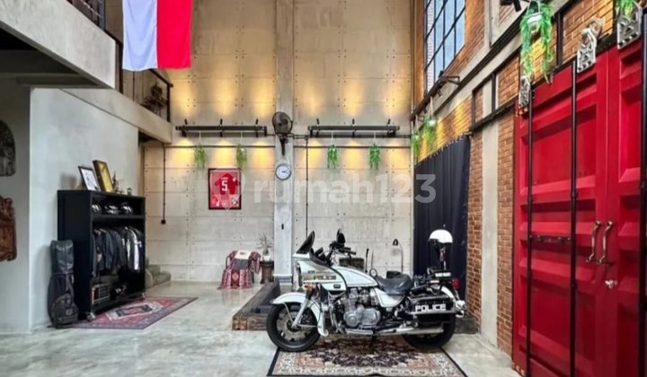 Dijual/Disewakan Rumah dengan Konsep Industrial, Bangunan Baru di Kawasan Elite Setia Budi Jakarta Selatan 2