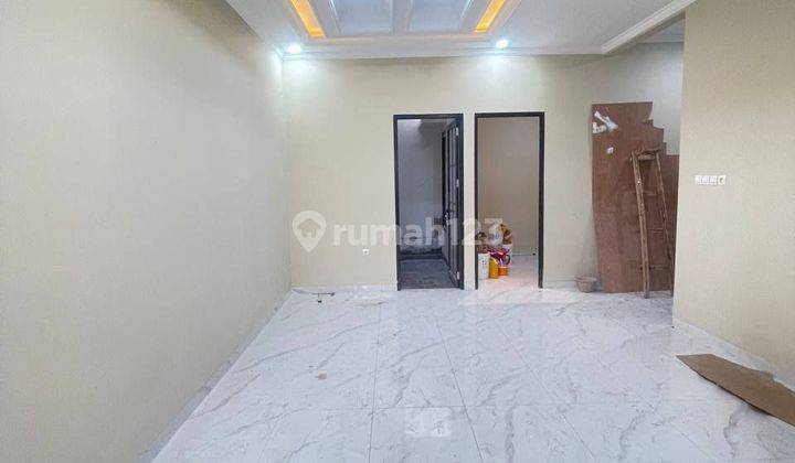 Rumah 2 Lantai Baru Semi Furnished SHM Lokasi Premium di Depok 1